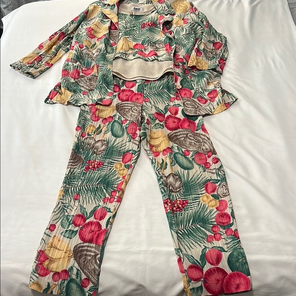 Vintage Lucia Summer Island Print 3 Piece Set/Pants, Tank, & Blazer - Picture 2 of 14